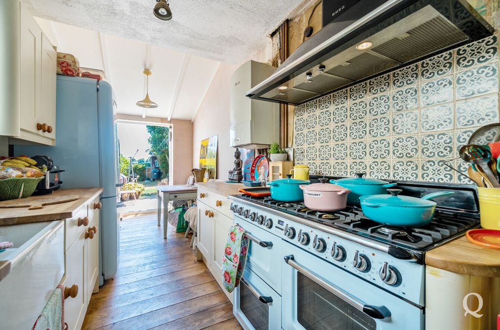 Property photo 2 of 29 8d5B06Ec-359F-417...