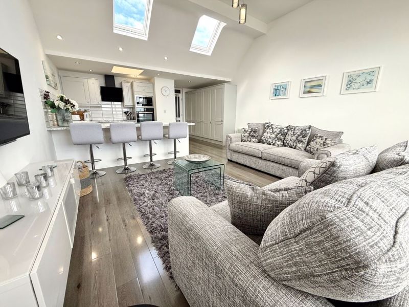 Property photo 3 of 10 Lounge/Kitchen Area