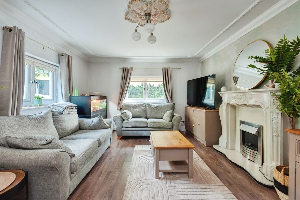 Property photo 2 of 28 Pbox-Img.Jpg