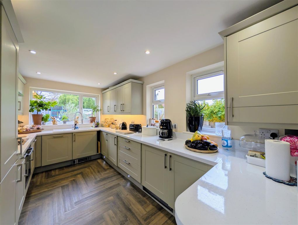 Property photo 3 of 27