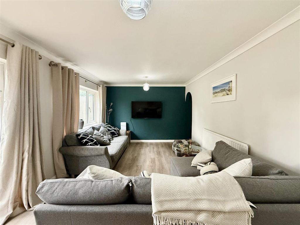 Property photo 3 of 17 3