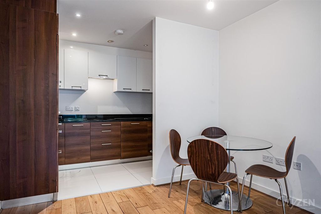 Property photo 2 of 18 Kitchen