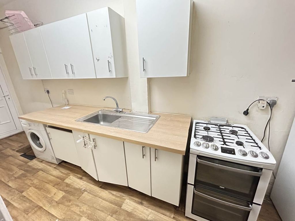 Property photo 2 of 12 Img_9402