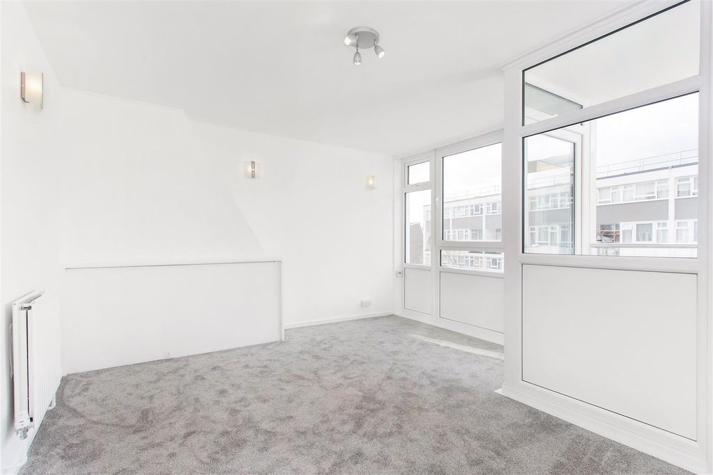 Property photo 3 of 13 Reception