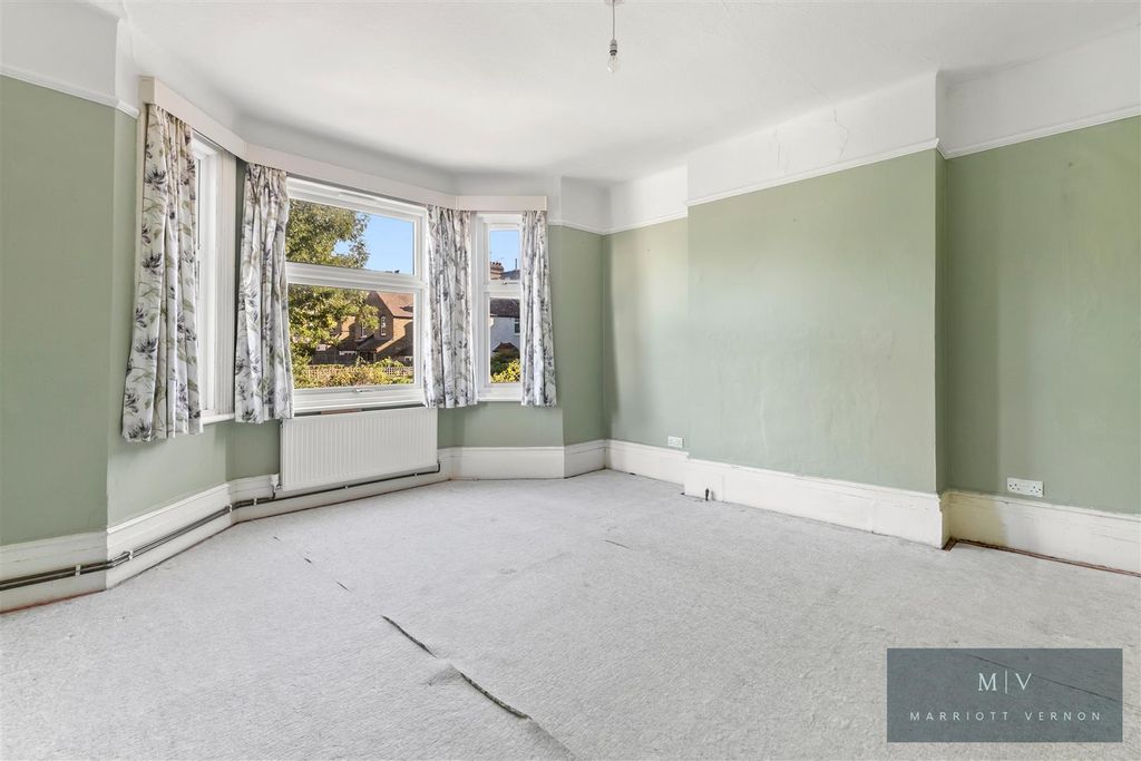 Property photo 2 of 9 Temple Road 12A MV-4.Jpg