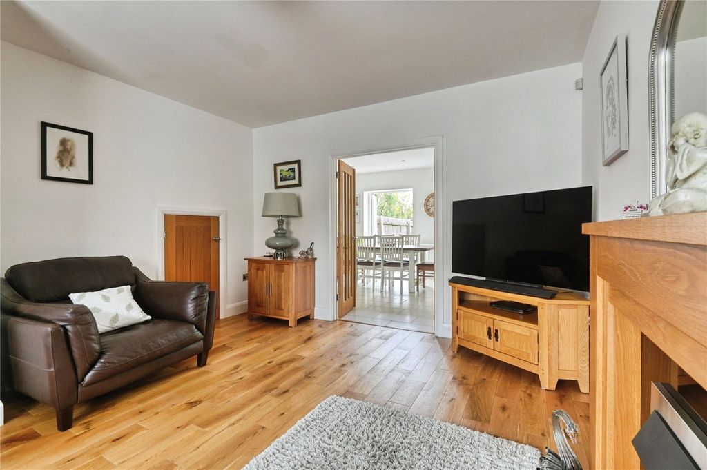 Property photo 2 of 19 Picture No. 17