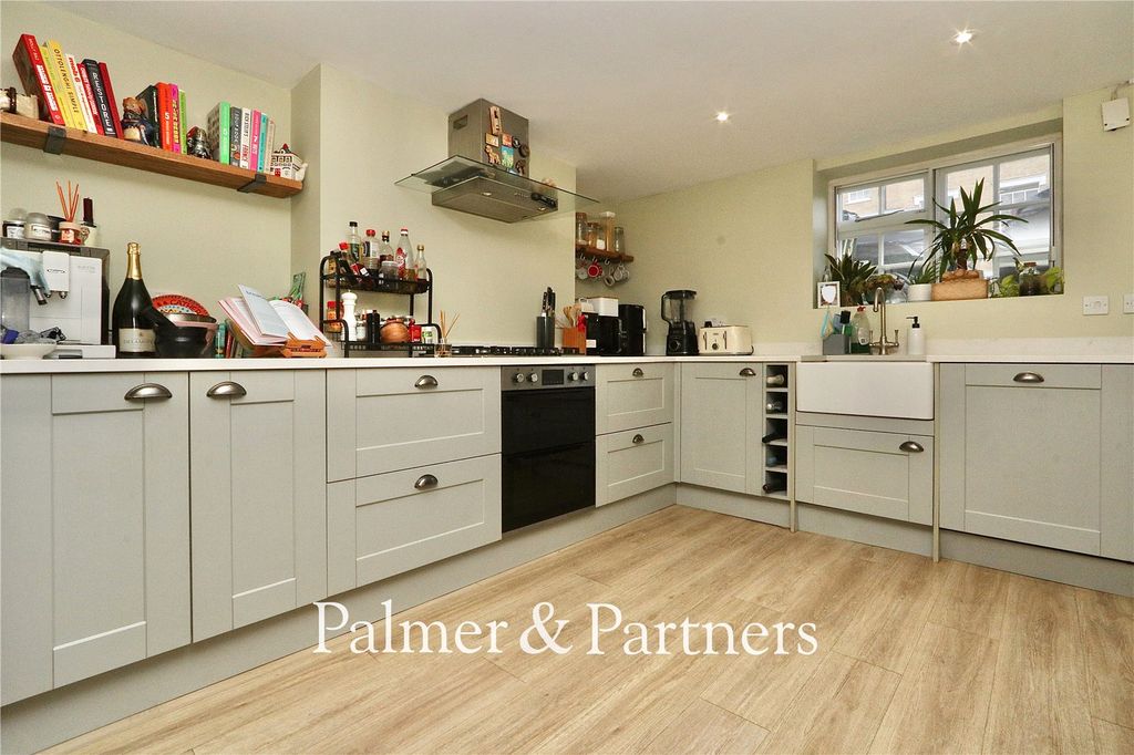 Property photo 3 of 23 Picture No. 02