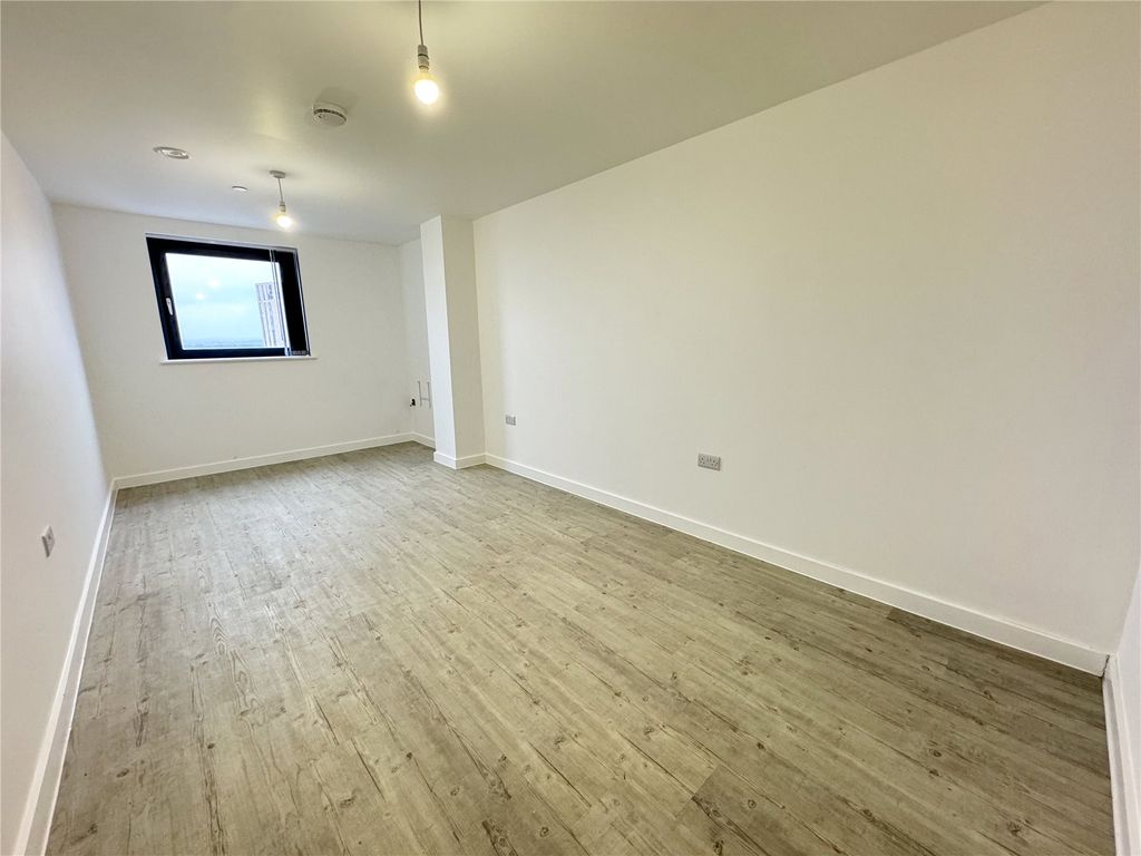 Property photo 3 of 11 Bedroom 2