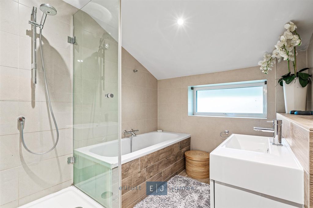 Additional image 20 of 4 bed detached house for saleWoodbury Hill, Loughton IG10