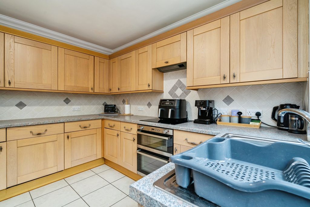 Property photo 3 of 22 Kitchen
