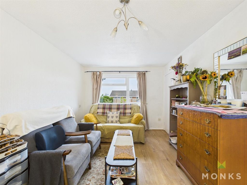 Property photo 3 of 12 Cam01420G0-Pr0785-Still006.Jpg