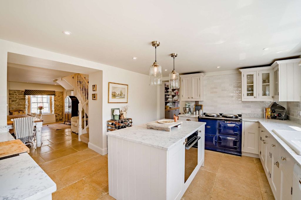 Property photo 2 of 18 Picture No. 06