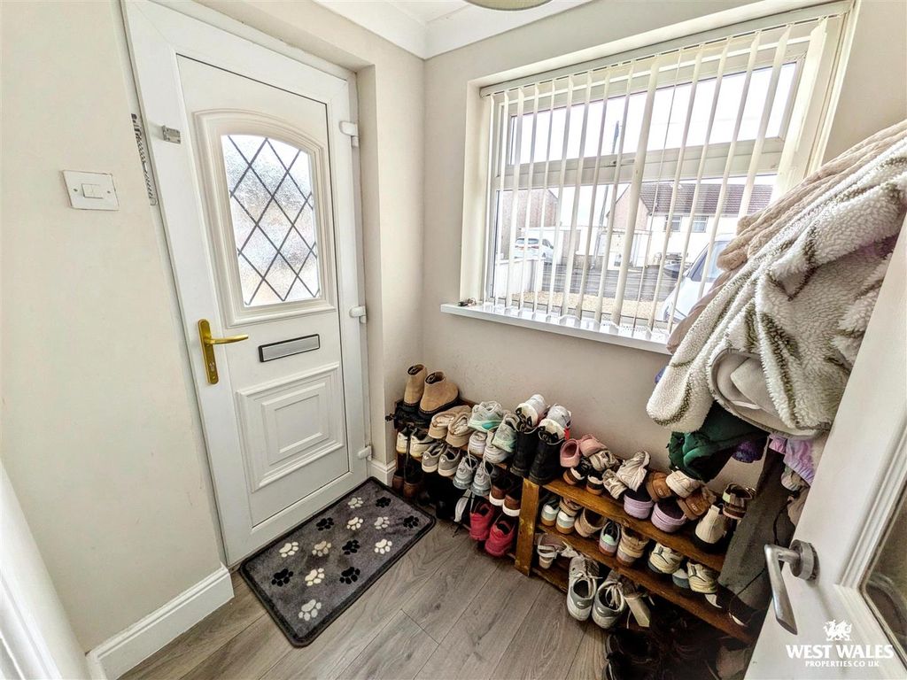 Property photo 2 of 25 23311.Jpg