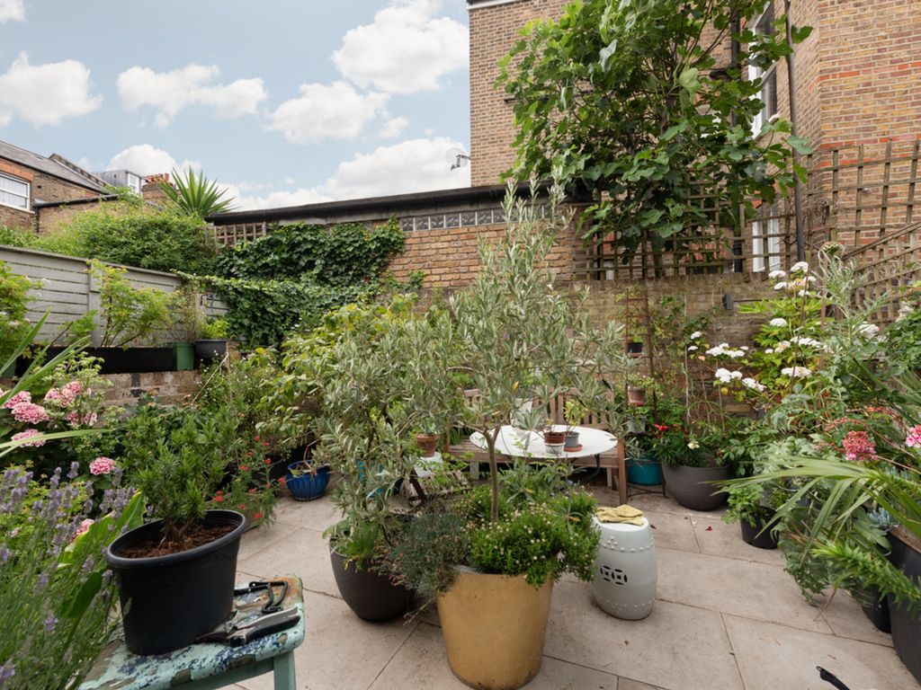 Property photo 2 of 24