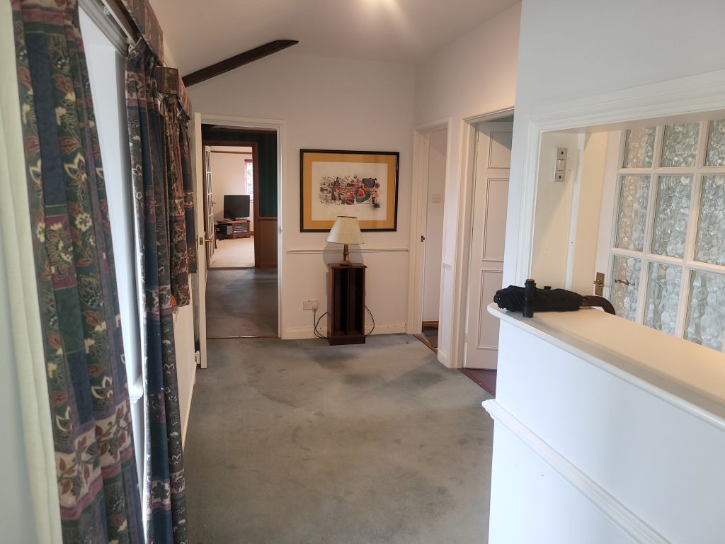 Property photo 3 of 14 Hall