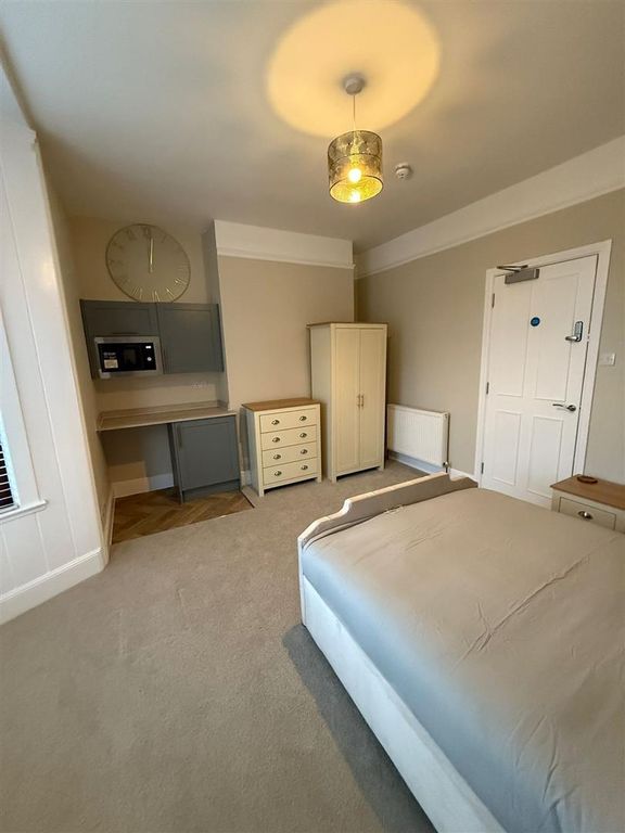 Additional image 7 of 5 bed semi-detached house to rentDenmark Road, Gloucester GL1