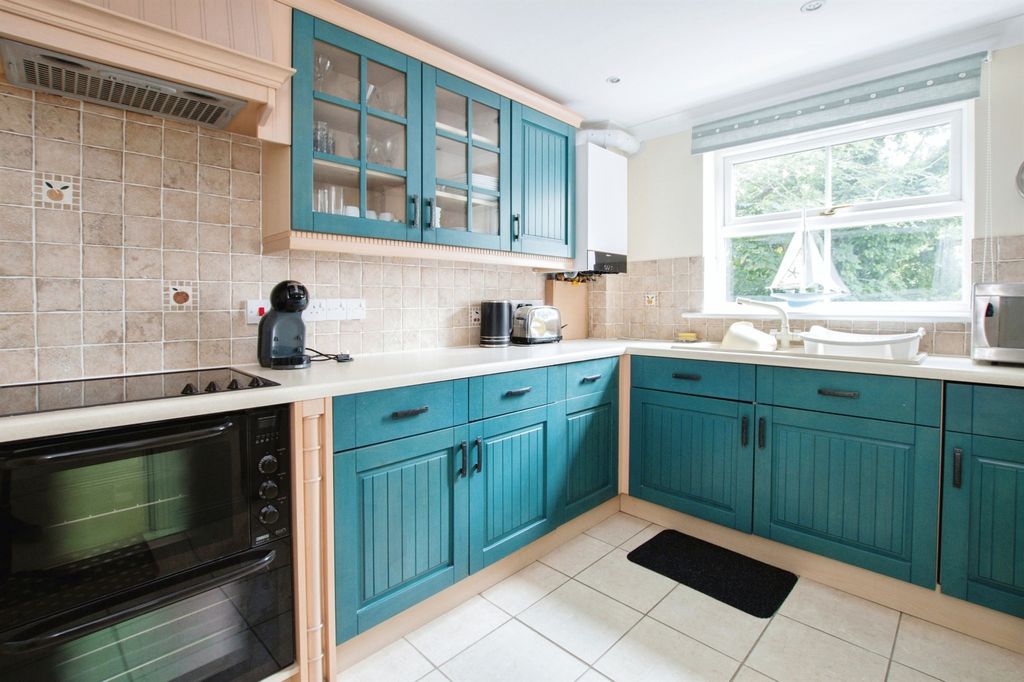 Additional image 8 of 2 bed flat for saleSt. Stephens Road, Bournemouth BH2