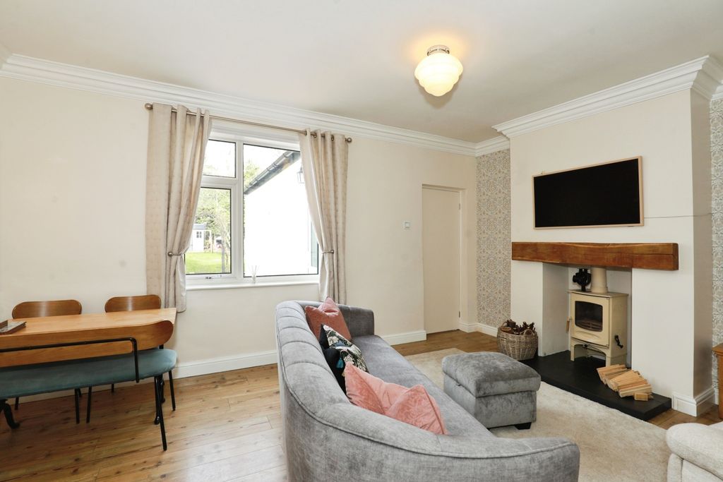 Property photo 2 of 26