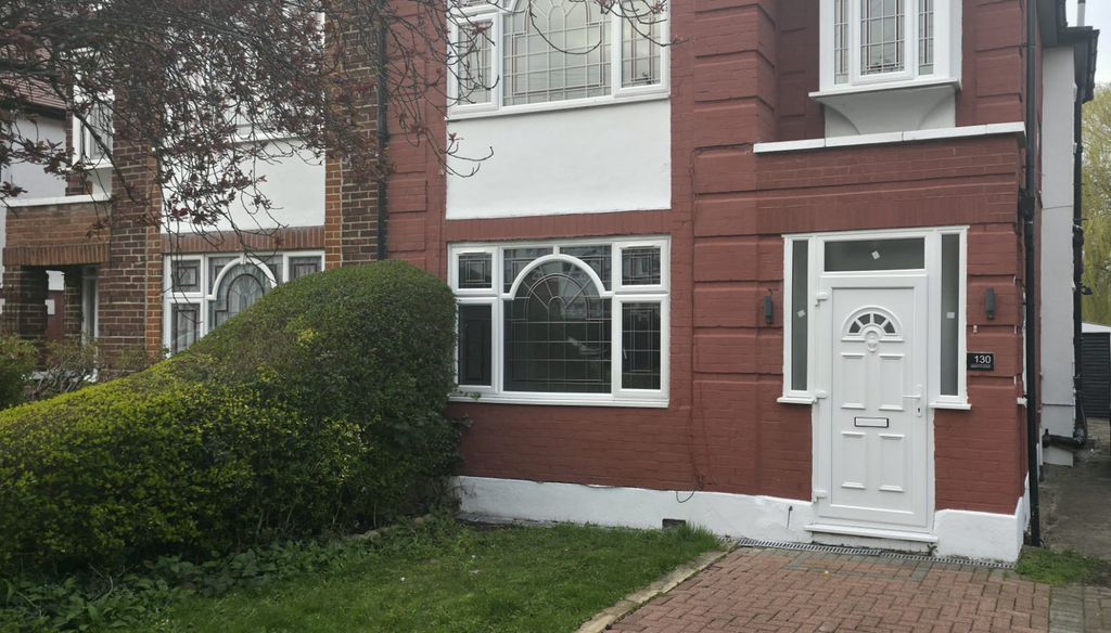 Property photo 1 of 26 A Newly Refurbished Five Bedroom In The Popular North Wembley Area