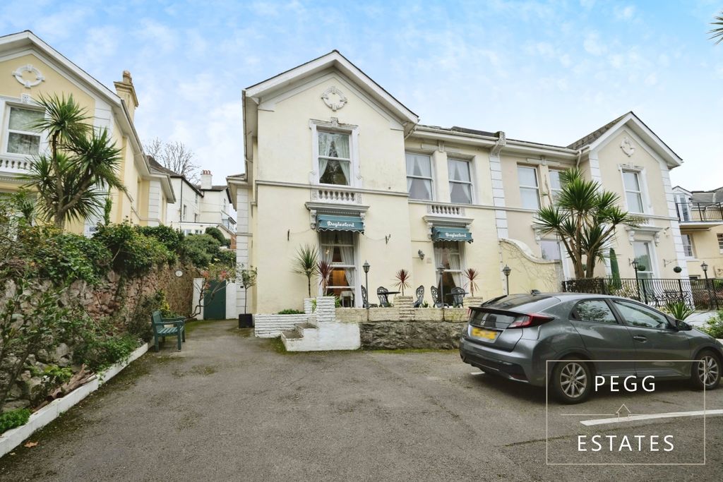 Property photo 1 of 29