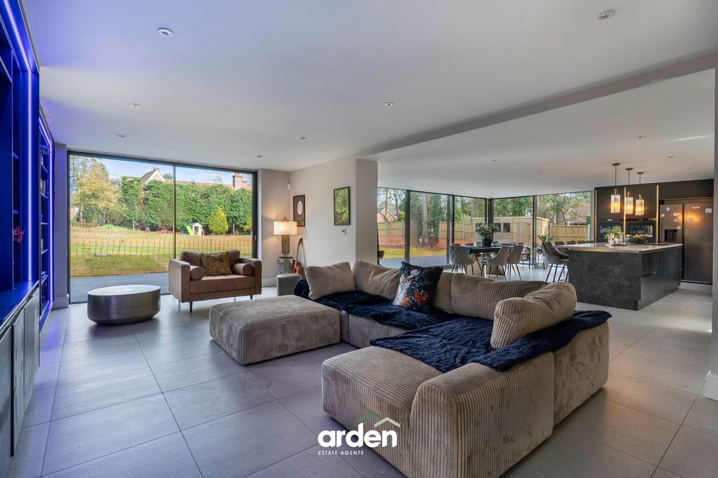 Property photo 3 of 27