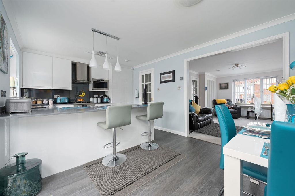 Property photo 3 of 25 6.Jpg