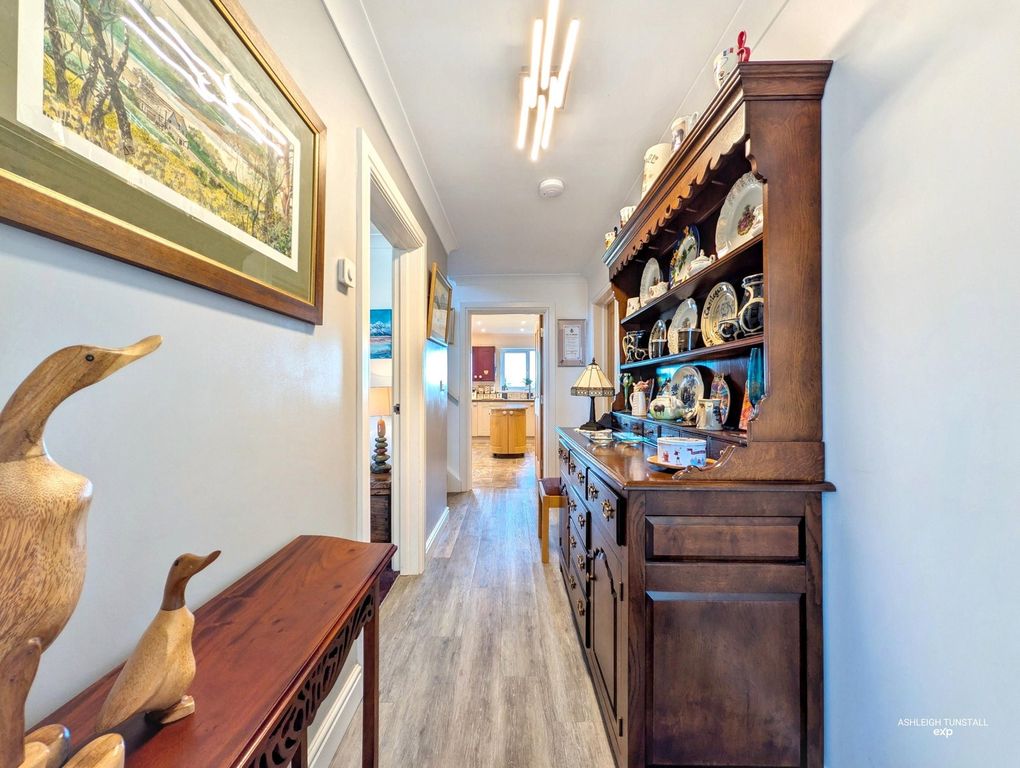 Property photo 2 of 33