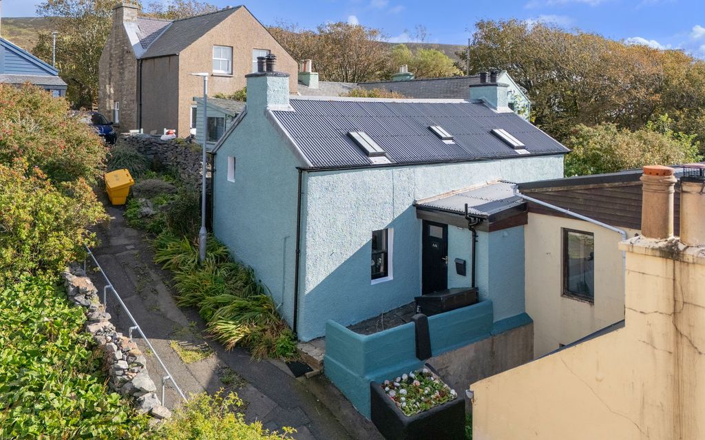 Property photo 1 of 42