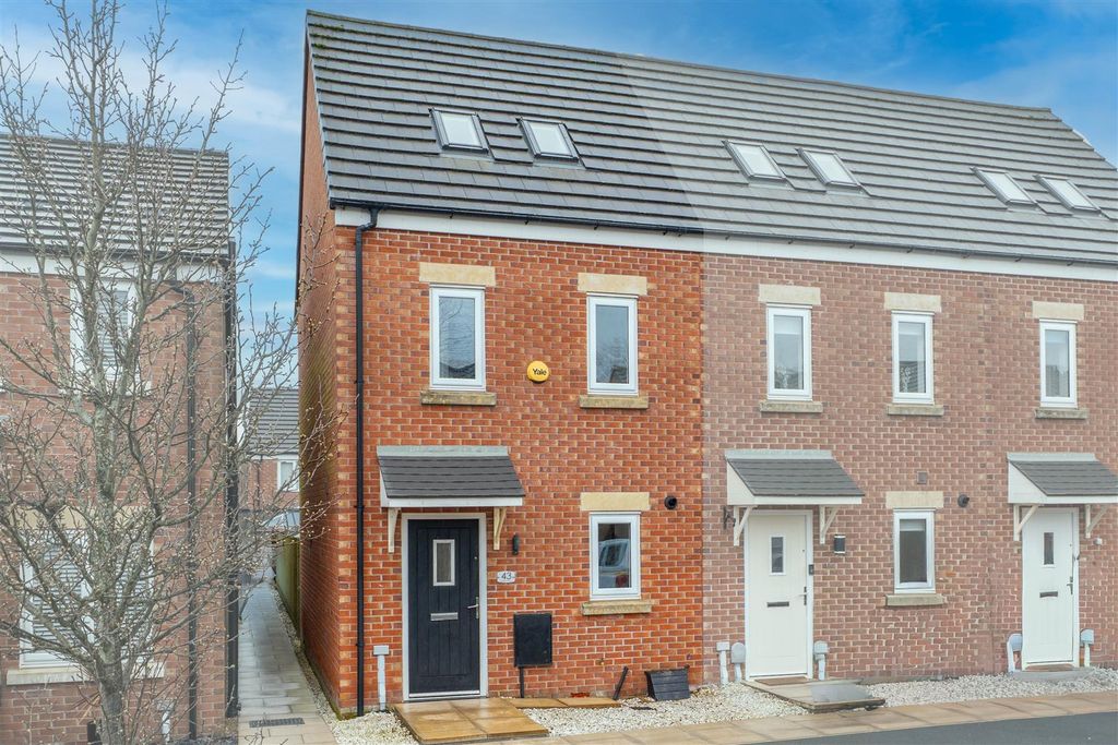 Property photo 1 of 20 Stocks-7.Jpg