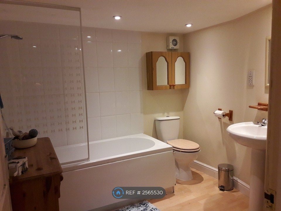 Property photo 1 of 5 Bathroom