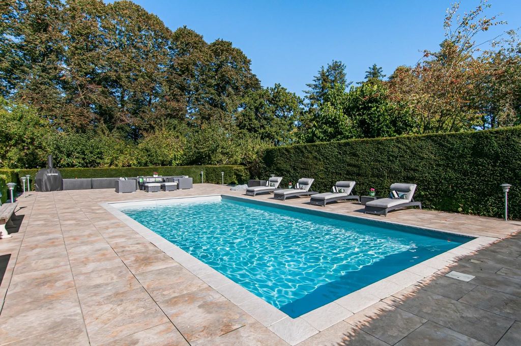 Property photo 2 of 42 Pool &amp; Patio