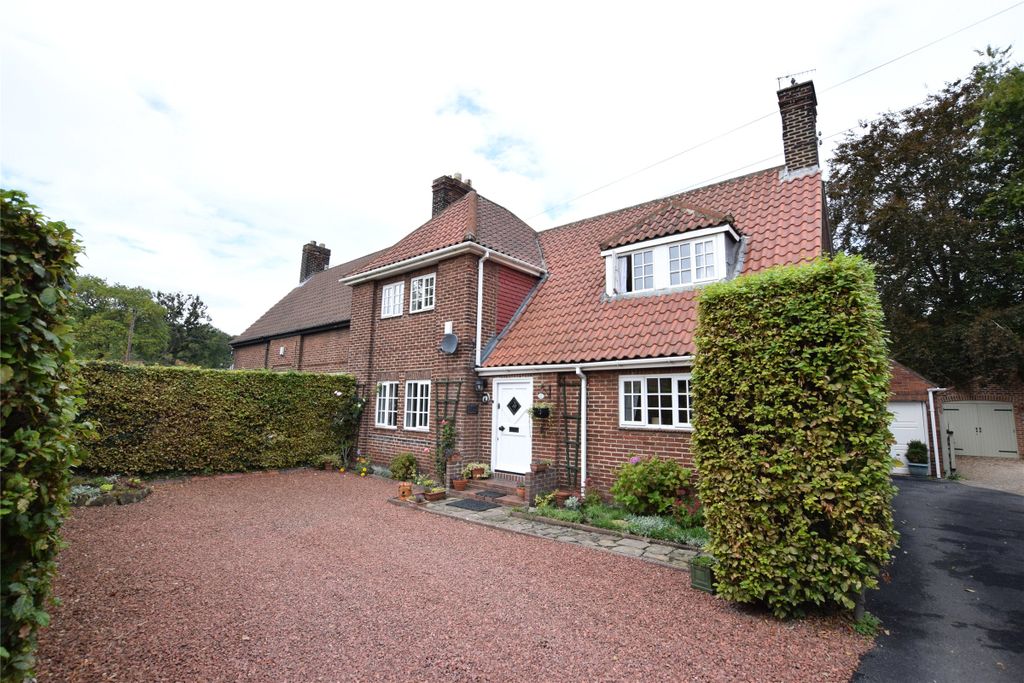 Property photo 1 of 17 External