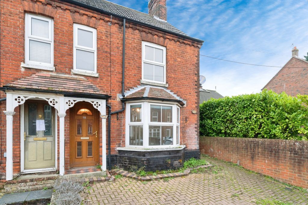 Property photo 1 of 18 Outside