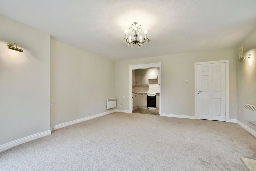 Property photo 3 of 19