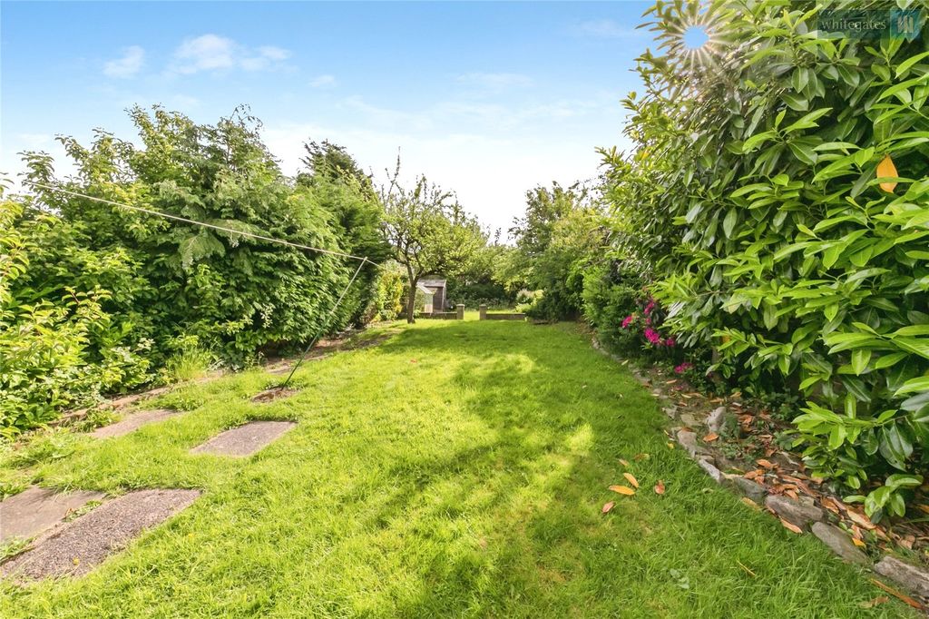 Property photo 2 of 17 Picture No. 18