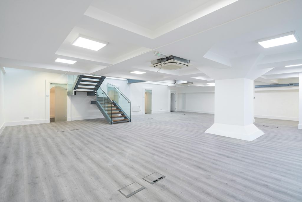 Property photo 3 of 11 Lower Ground