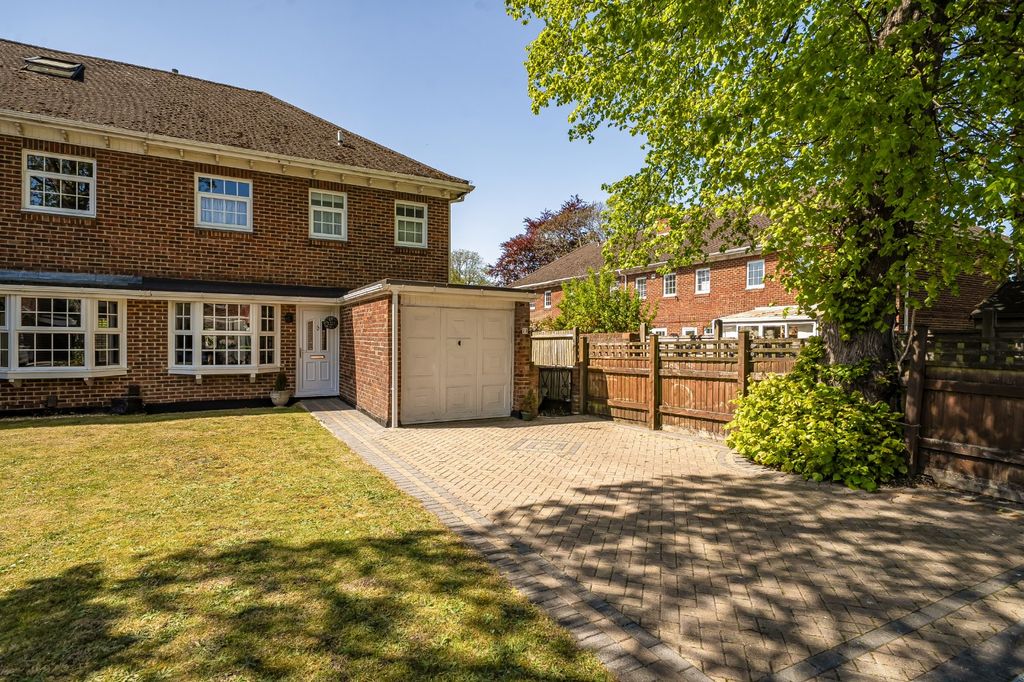 Property photo 1 of 16 Picture No. 24