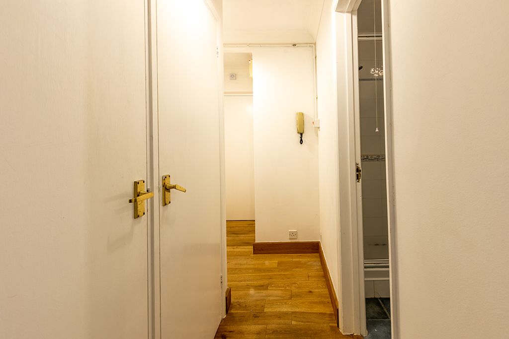 Property photo 2 of 27