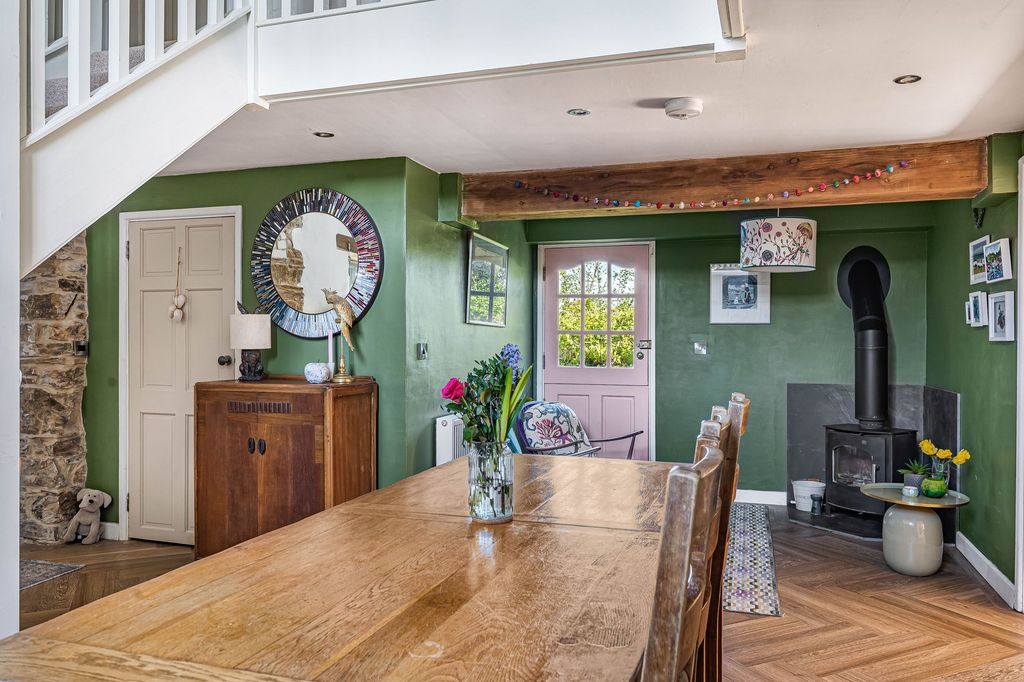 Property photo 2 of 38