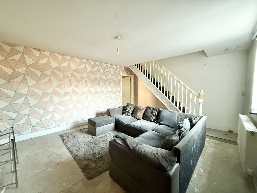 Property photo 3 of 13 Img_3636