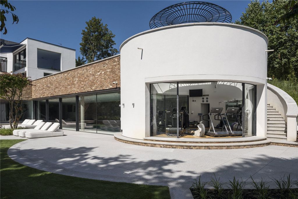 Additional image 4 of 6 bed detached house for saleThe Warren, Radlett WD7