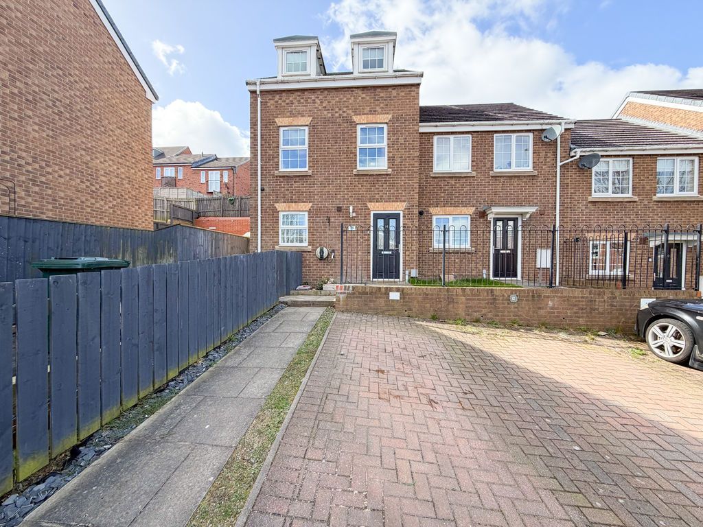 Property photo 1 of 17 External