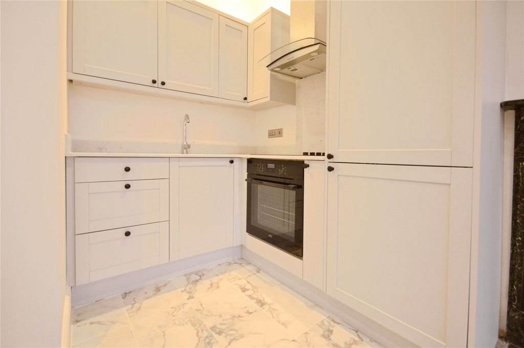 Property photo 2 of 11 Picture No. 30