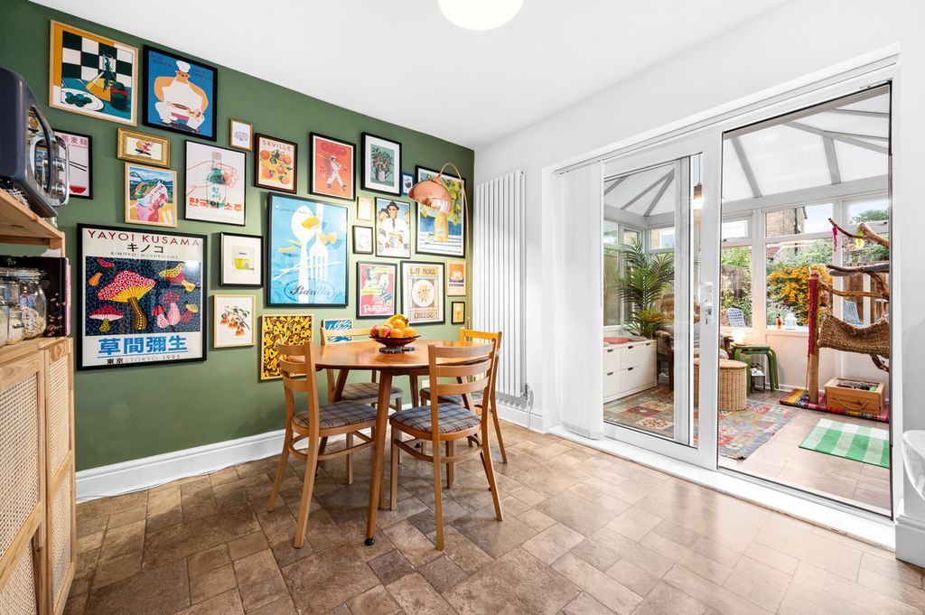 Property photo 2 of 35