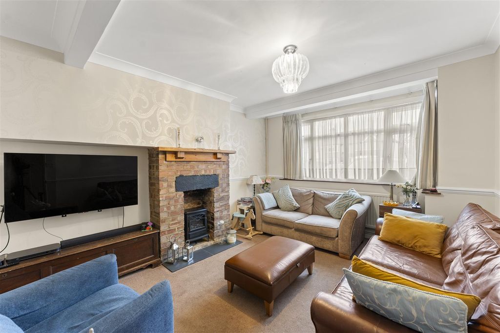 Property photo 2 of 13 1