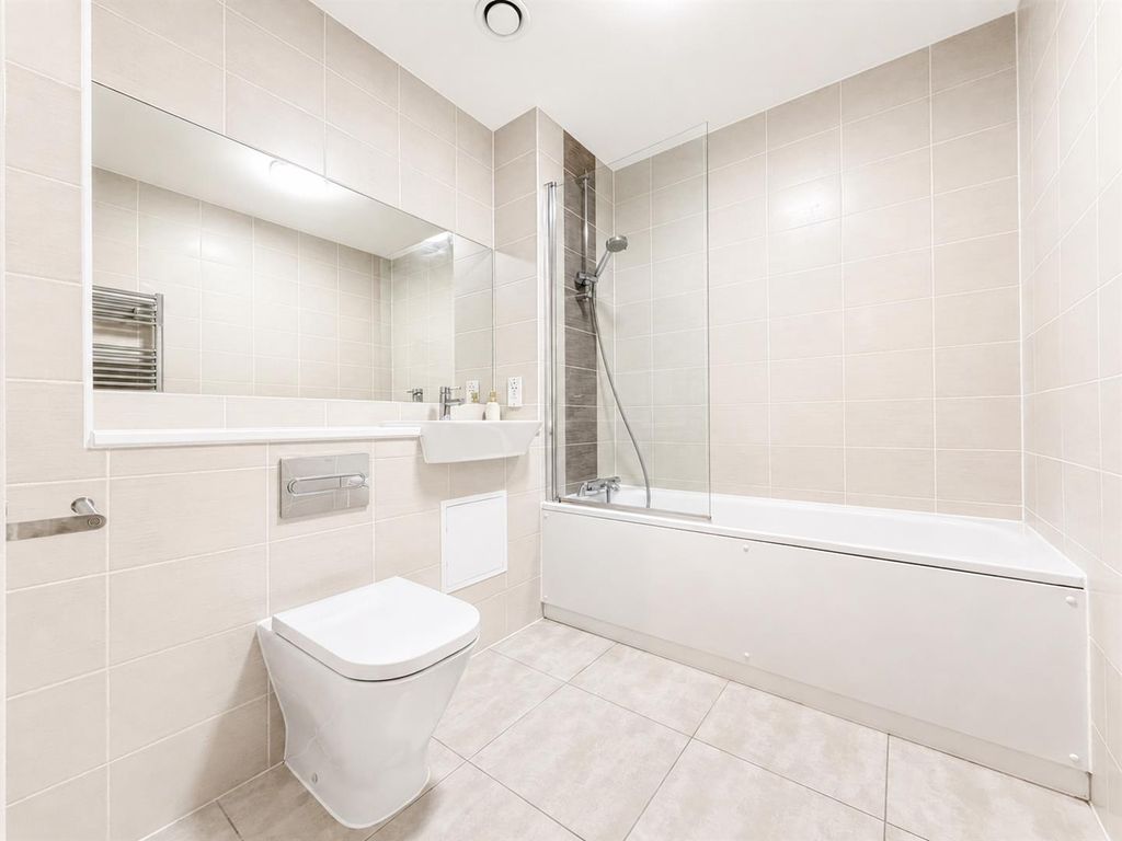 Property photo 3 of 8 Bathroom/ WC