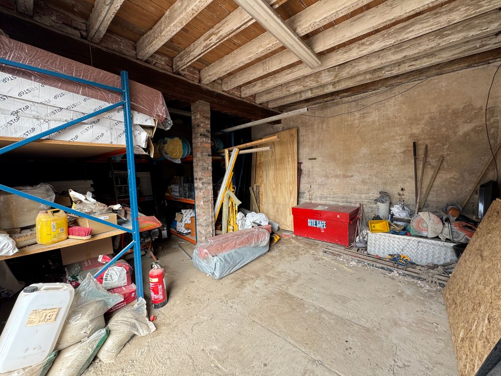Property photo 2 of 3