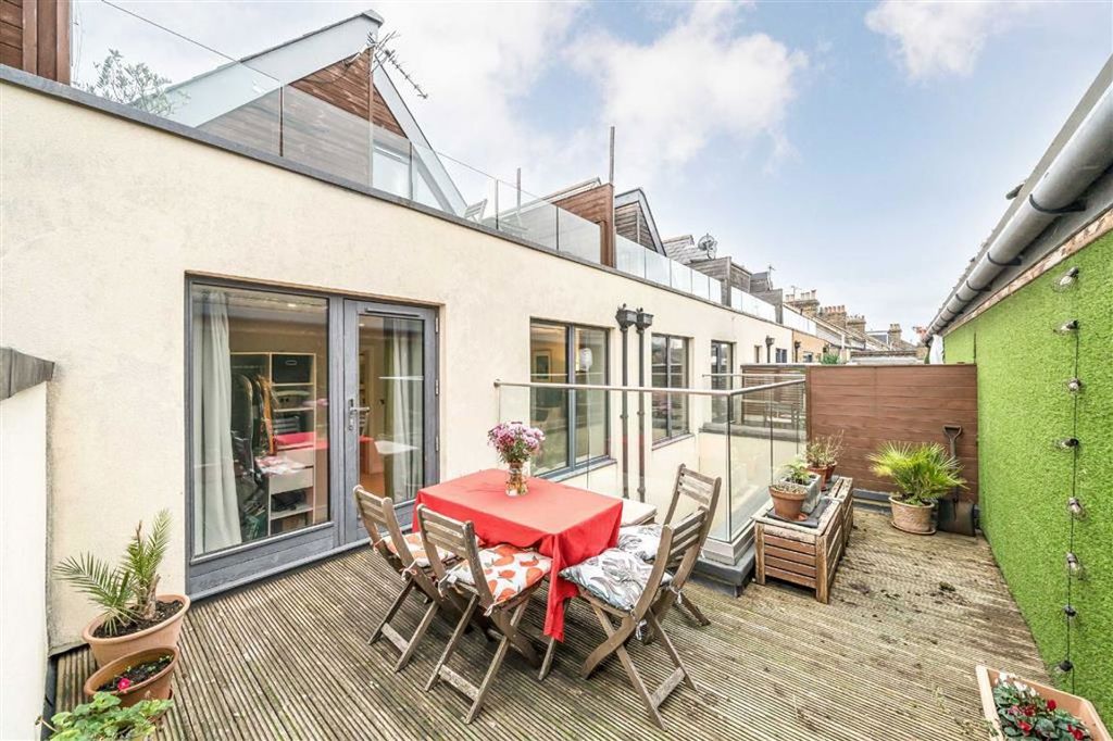 Property photo 3 of 13