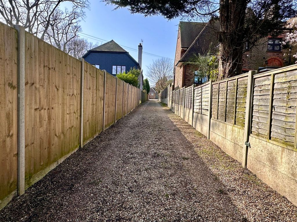 Property photo 2 of 25