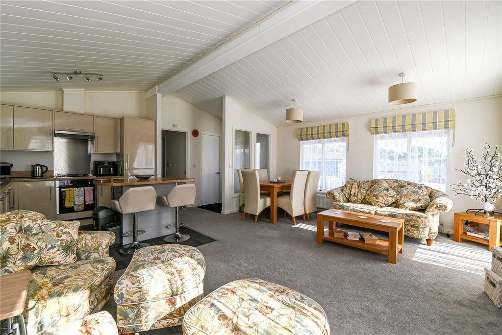 Property photo 3 of 15 Picture No. 20